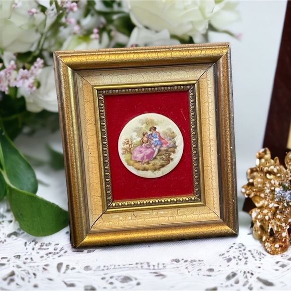 Vintage 1950s Gold gilt Florentine Ceramic Limoges French framed cameo picture - Picture 1 of 7